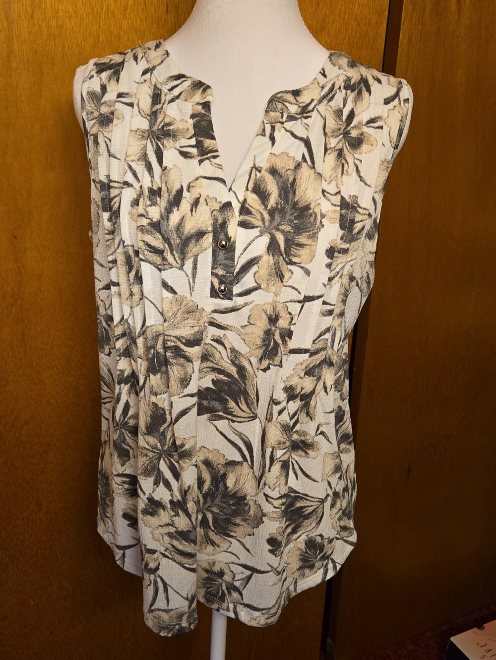 Fred David Floral Sleeveless Henley Top in Cream and Tan